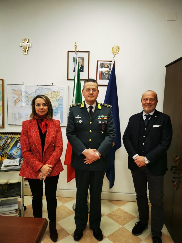 Incontro con il Presidente Dott. Riccardo Carrà ed il Tesoriere, Dott.ssa Susanna Zaniboni ed il Comandante del Comando Provinciale della Guardia di Finanza di Ferrara Col. Cosimo D'Elia - 19/12/22